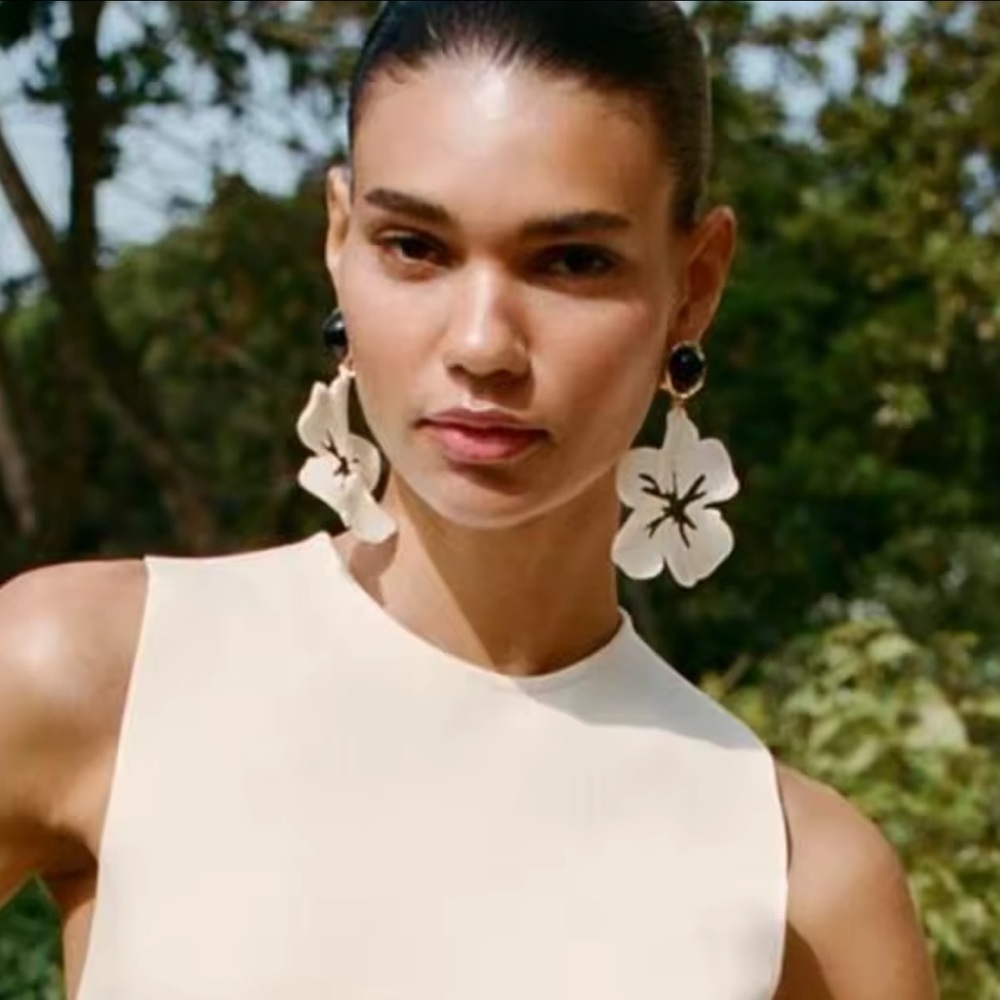 Zara Exaggerated Acrylic Flower Dangle Earrings - Picture 1 of 9